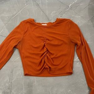 BARELY WORN orange long sleeve cropped top😇